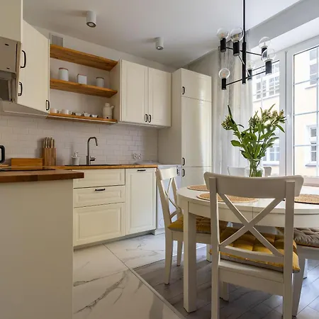 Apartment Glow - Chlebnicka, Old Town & Neptun Fontanna